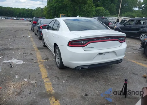 2016 Dodge Charger Sxt z USA, uszkodzony, nr VIN 2C3CDXHG8GH332810